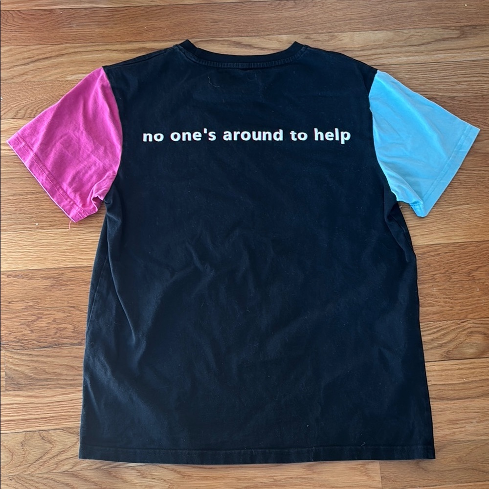 crumb cuptoast unisex M t shirt “no one’s around to help” - Picture 2 of 2